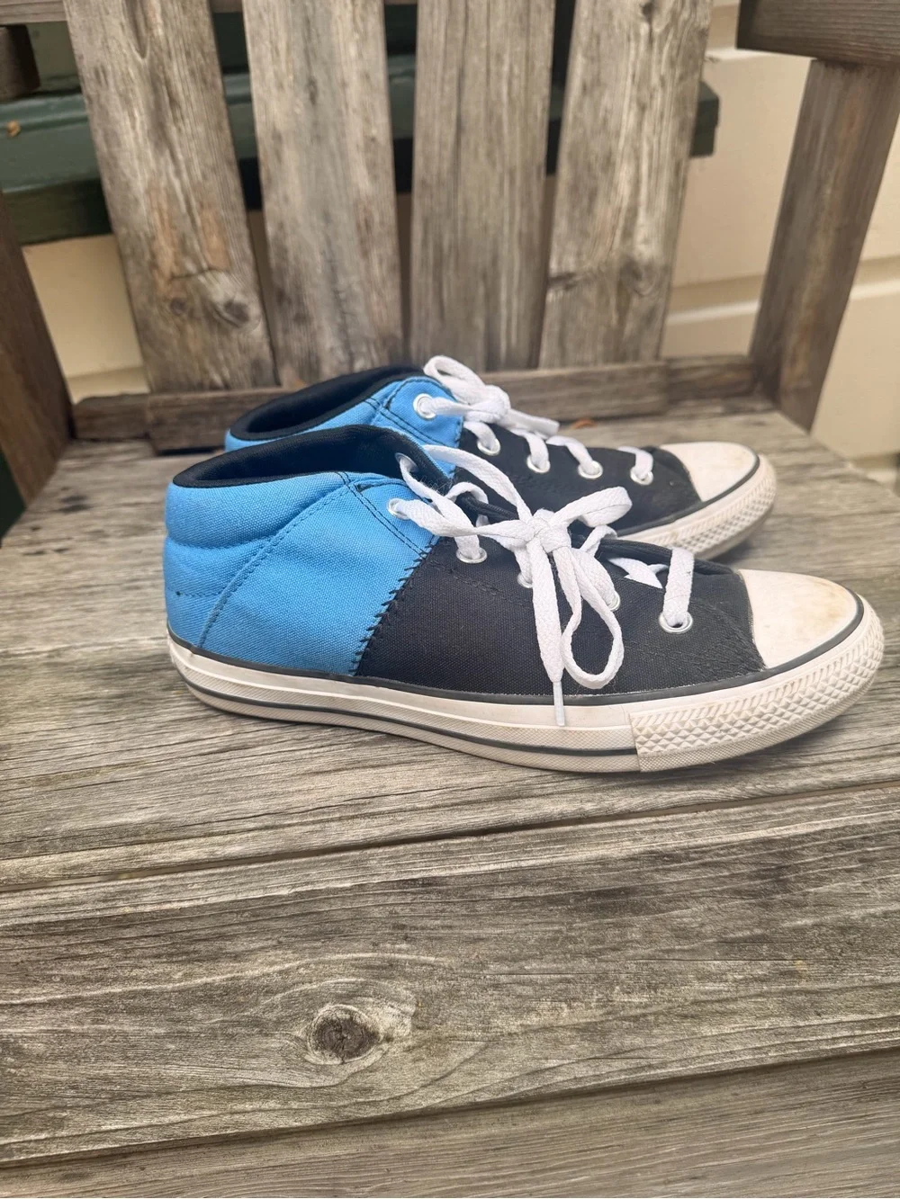 Converse Chuck Taylor Kids High-Top Canvas Sneakers in Blue and Black size 6.5